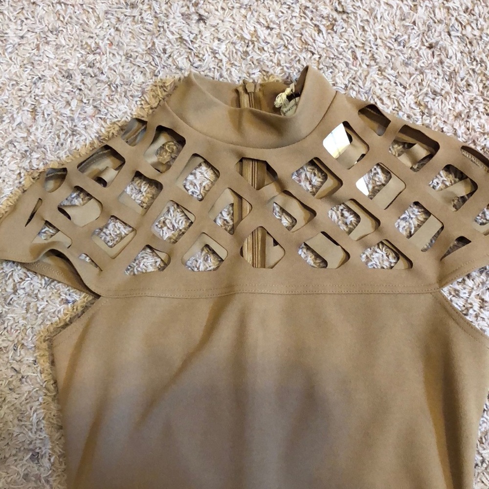 Tan boutique dress - Picture 2 of 4